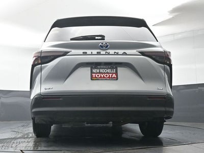 2025 Toyota Sienna XLE 8 Passenger