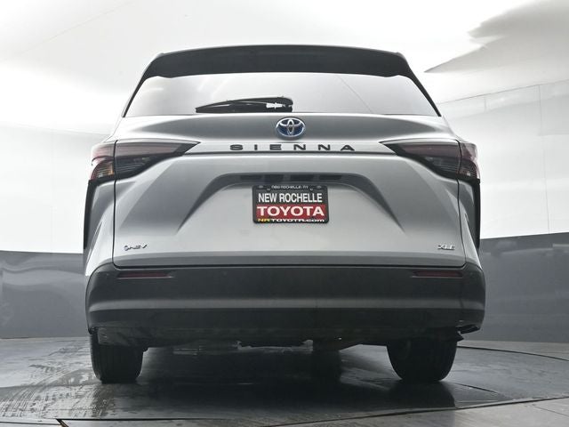 2025 Toyota Sienna XLE 8 Passenger