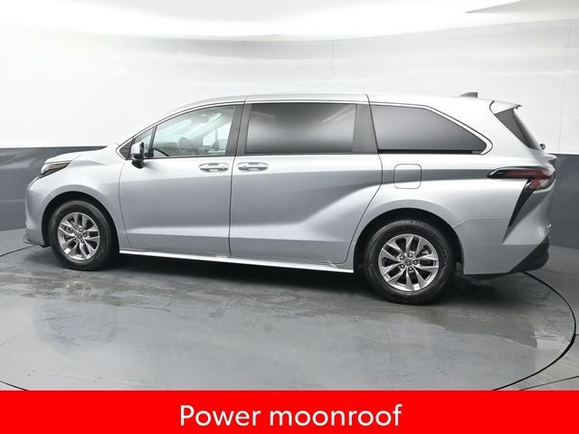 2025 Toyota Sienna XLE 8 Passenger
