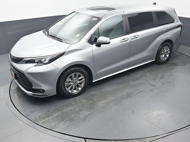 2025 Toyota Sienna XLE 8 Passenger