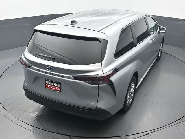2025 Toyota Sienna XLE 8 Passenger