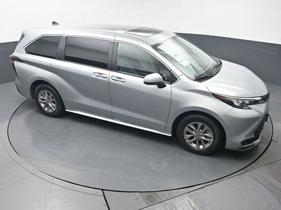 2025 Toyota Sienna XLE 8 Passenger