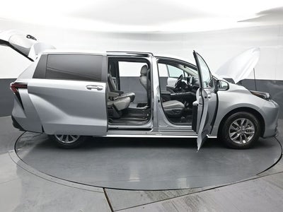 2025 Toyota Sienna XLE 8 Passenger