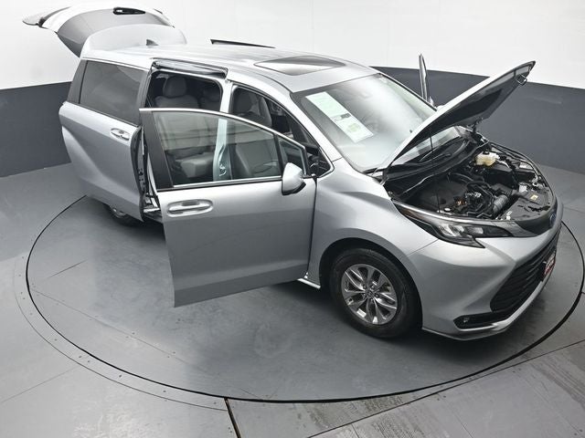 2025 Toyota Sienna XLE 8 Passenger