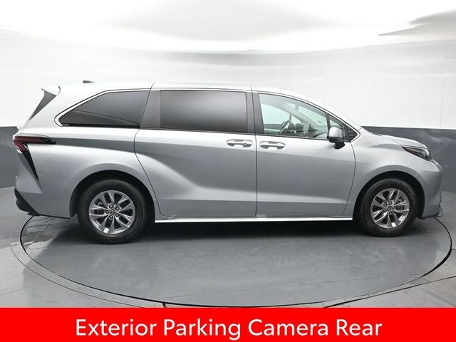 2025 Toyota Sienna XLE 8 Passenger