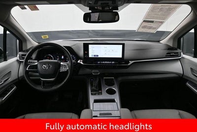 2025 Toyota Sienna XLE 8 Passenger