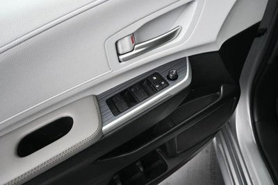 2025 Toyota Sienna XLE 8 Passenger