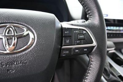 2025 Toyota Sienna XLE 8 Passenger