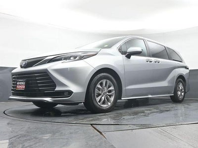 2025 Toyota Sienna XLE 8 Passenger