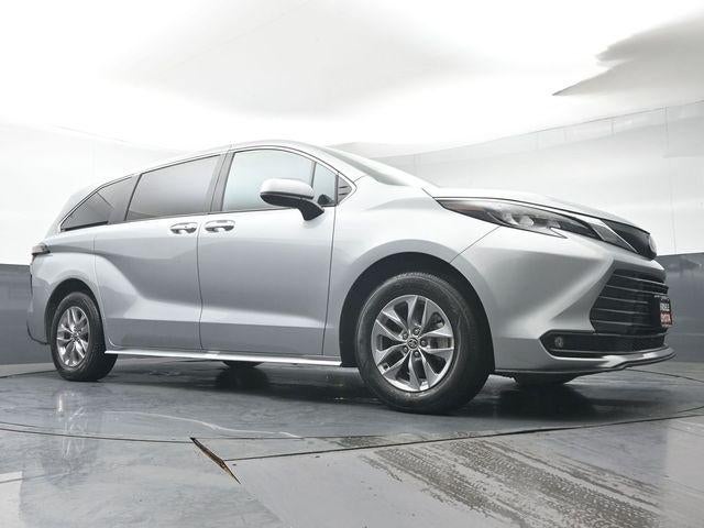 2025 Toyota Sienna XLE 8 Passenger