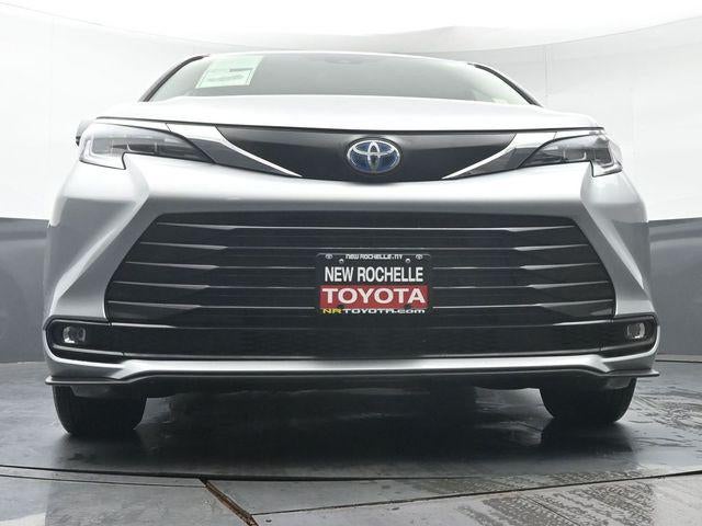 2025 Toyota Sienna XLE 8 Passenger