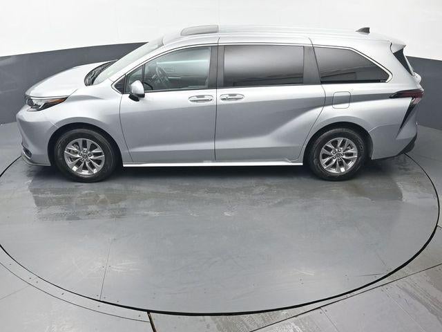 2025 Toyota Sienna XLE 8 Passenger