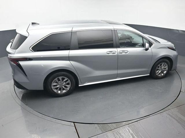 2025 Toyota Sienna XLE 8 Passenger