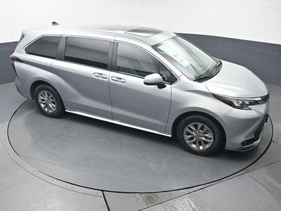 2025 Toyota Sienna XLE 8 Passenger