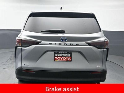 2025 Toyota Sienna XLE 8 Passenger