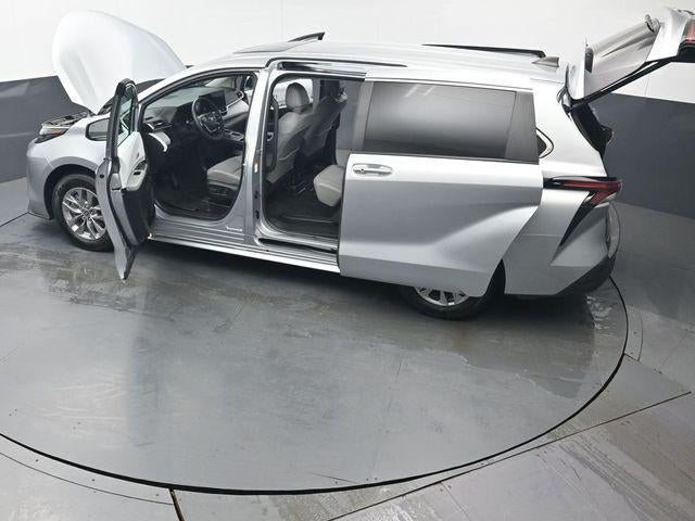2025 Toyota Sienna XLE 8 Passenger