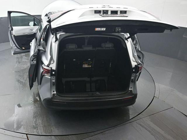 2025 Toyota Sienna XLE 8 Passenger