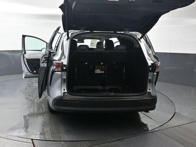2025 Toyota Sienna XLE 8 Passenger