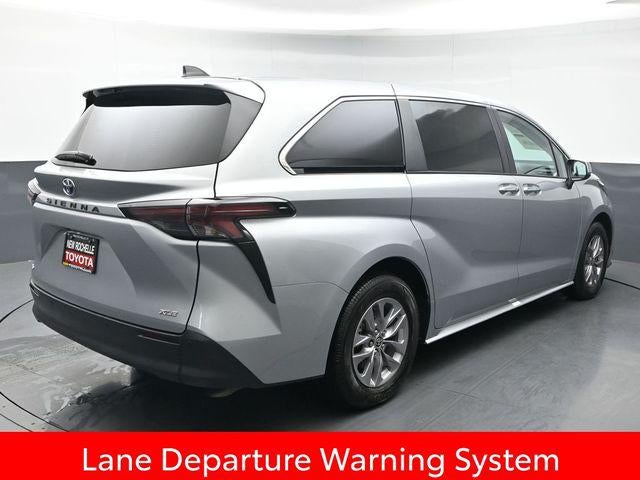 2025 Toyota Sienna XLE 8 Passenger