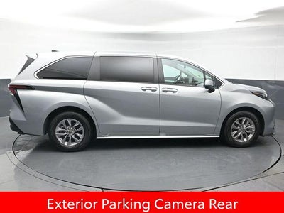 2025 Toyota Sienna XLE 8 Passenger