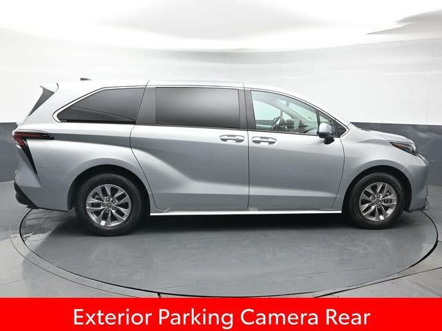 2025 Toyota Sienna XLE 8 Passenger
