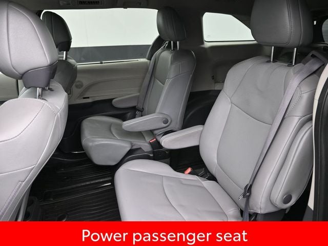 2022 Toyota Sienna XLE 7 Passenger