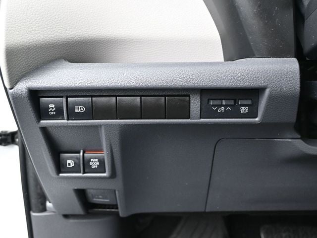 2022 Toyota Sienna XLE 7 Passenger