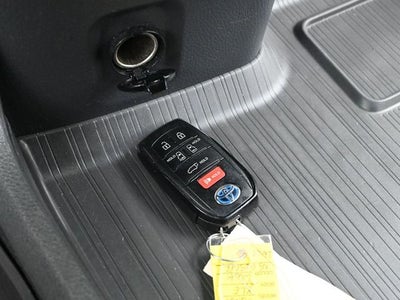 2022 Toyota Sienna XLE 7 Passenger