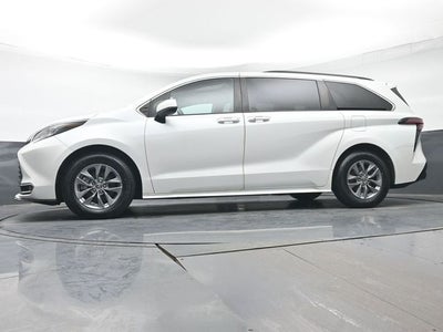 2022 Toyota Sienna XLE 7 Passenger