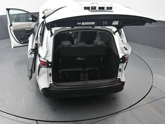2022 Toyota Sienna XLE 7 Passenger