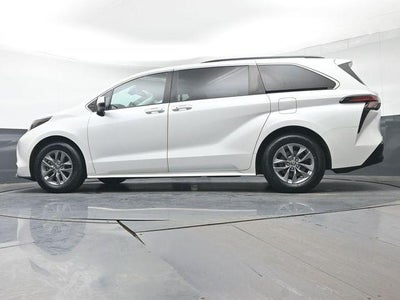 2022 Toyota Sienna XLE 7 Passenger