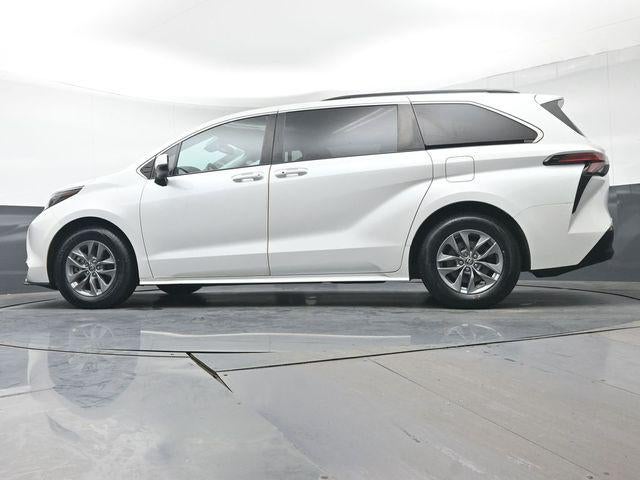 2022 Toyota Sienna XLE 7 Passenger