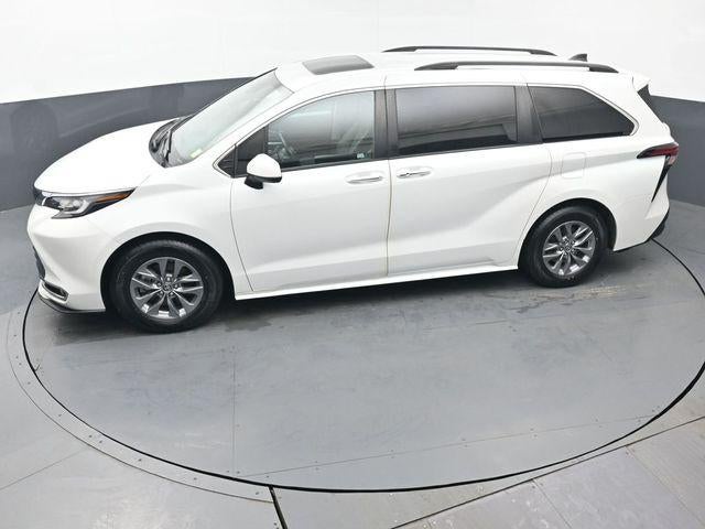 2022 Toyota Sienna XLE 7 Passenger
