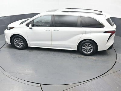 2022 Toyota Sienna XLE 7 Passenger