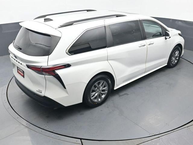 2022 Toyota Sienna XLE 7 Passenger