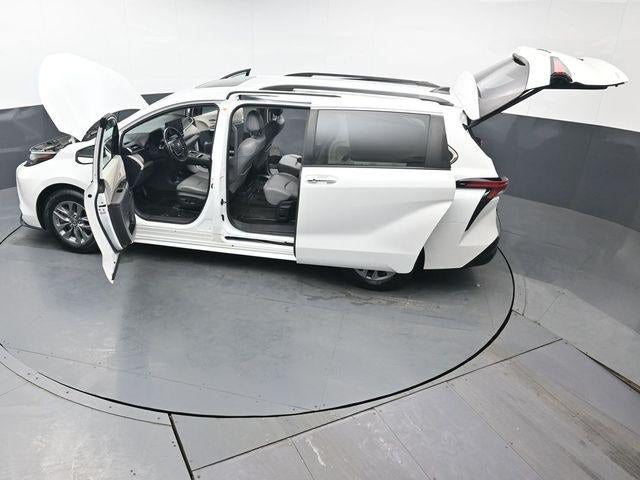 2022 Toyota Sienna XLE 7 Passenger