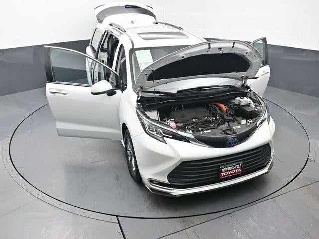 2022 Toyota Sienna XLE 7 Passenger