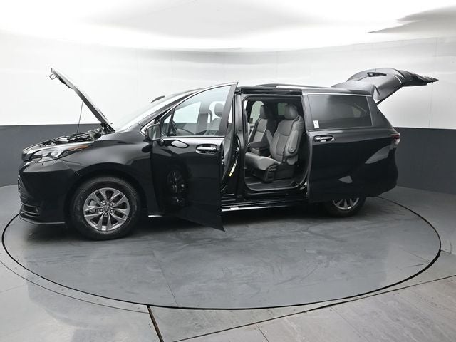 2026 Toyota Sienna XLE 7 Passenger