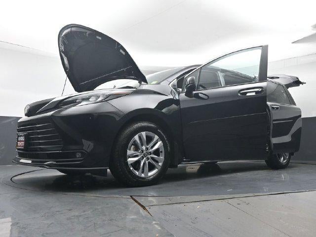 2026 Toyota Sienna XLE 7 Passenger