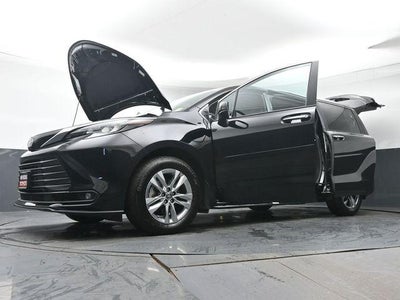 2026 Toyota Sienna XLE 7 Passenger