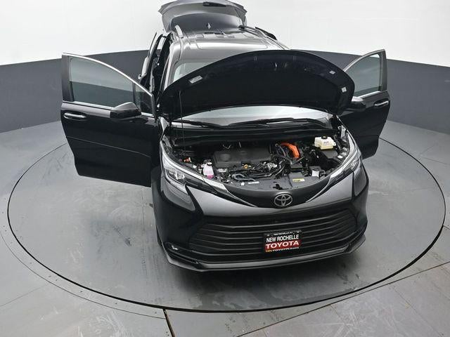 2026 Toyota Sienna XLE 7 Passenger