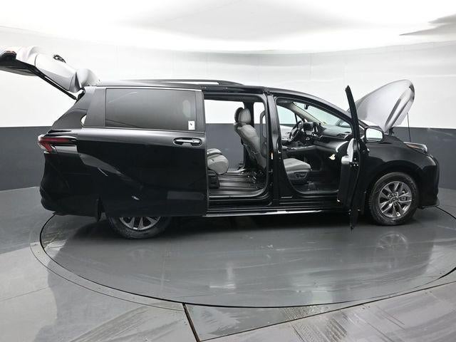 2026 Toyota Sienna XLE 7 Passenger