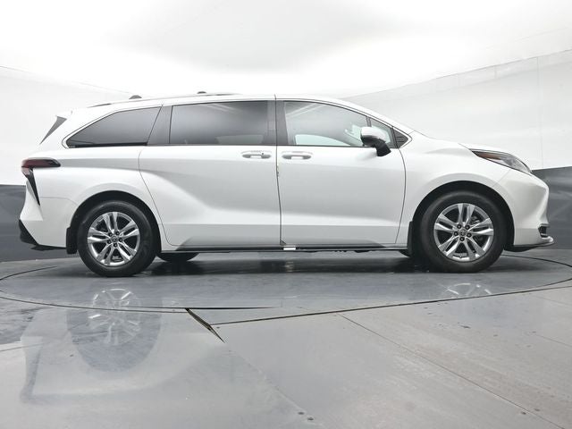 2023 Toyota Sienna Limited 7 Passenger
