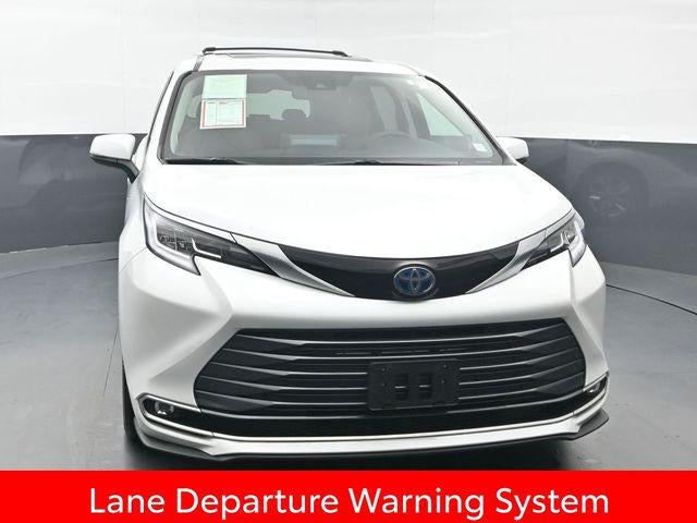 2023 Toyota Sienna Limited 7 Passenger