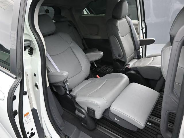 2023 Toyota Sienna Limited 7 Passenger
