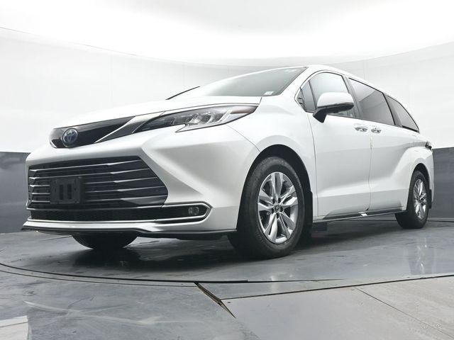 2023 Toyota Sienna Limited 7 Passenger