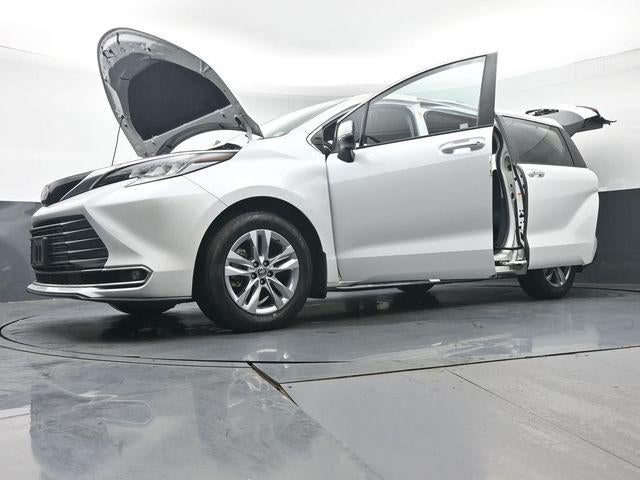 2023 Toyota Sienna Limited 7 Passenger